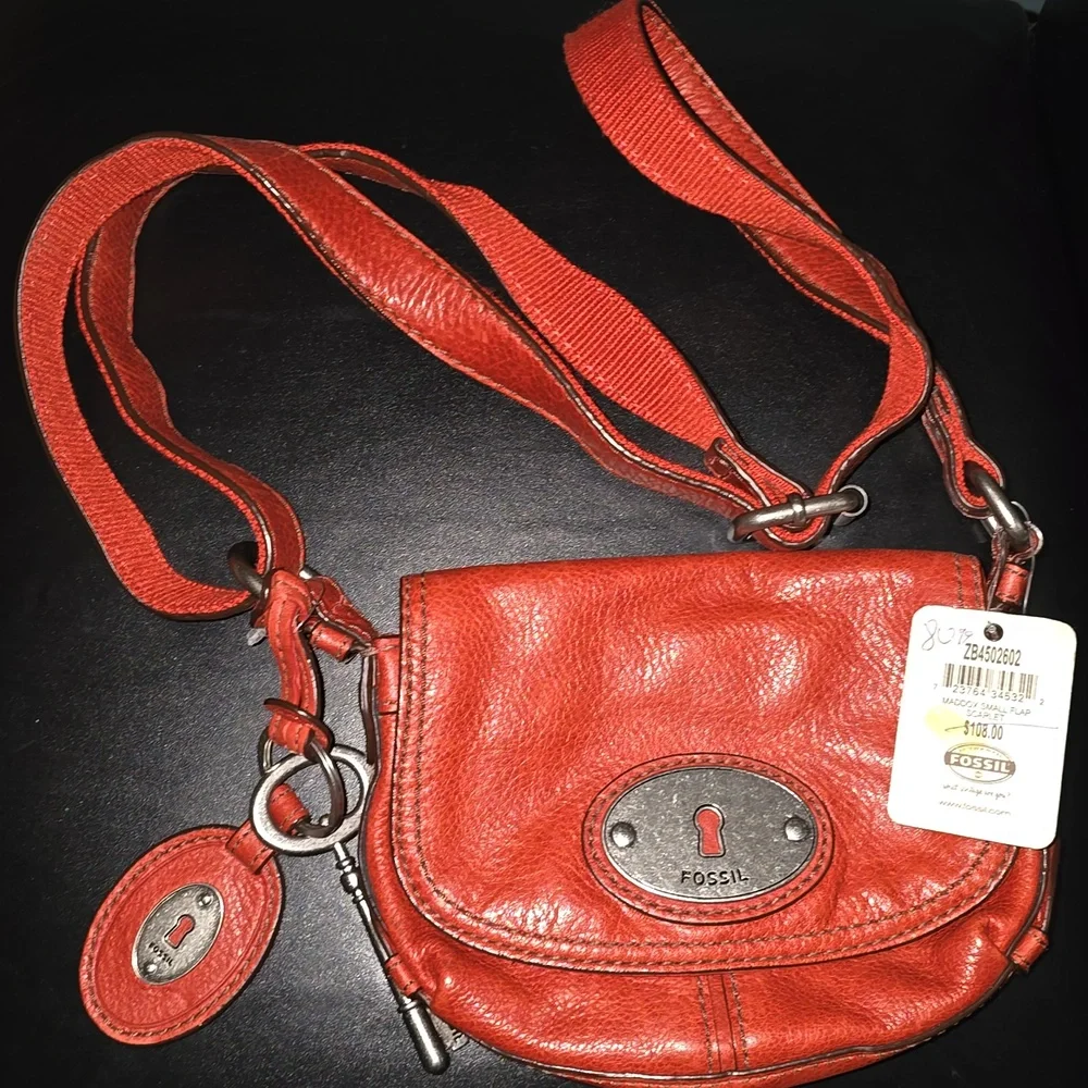 Fossil Nwt Purse Bag Maddox Scarlet Red Genuine Leather Crossbody charm Shoulder